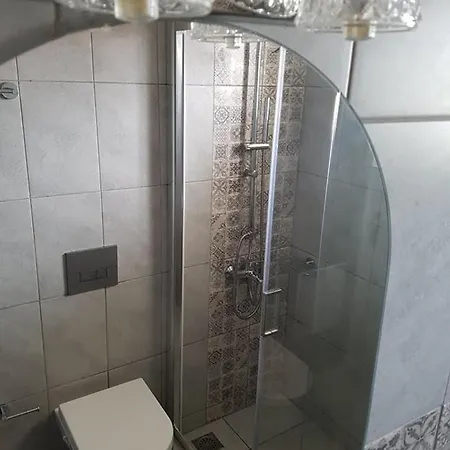 Manousos Nocleg ze śniadaniem *